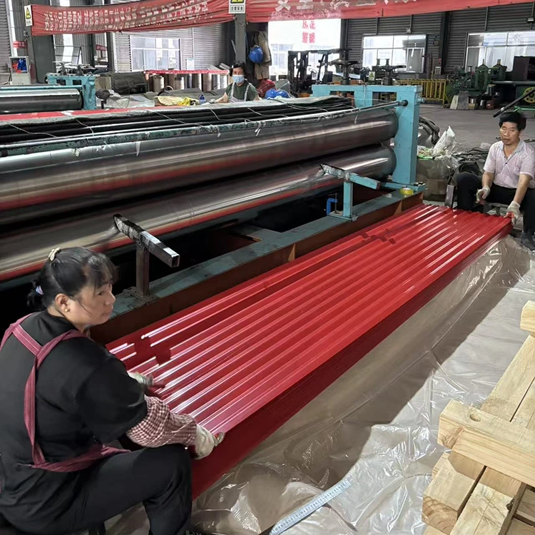 Spalvota gofruoto metalo stogo danga